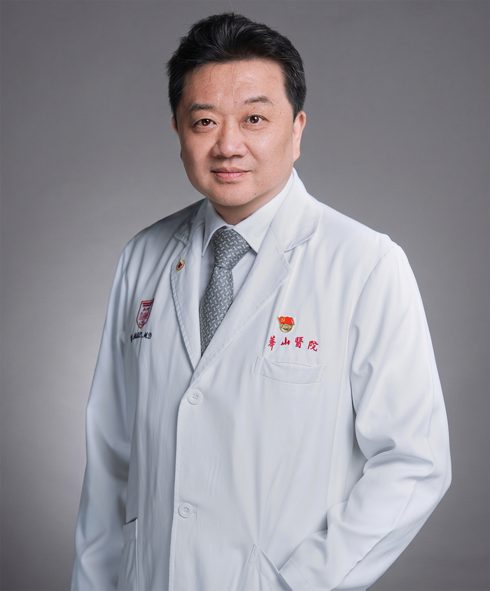 复旦大学附属华山医院院长毛颖。受访者供图